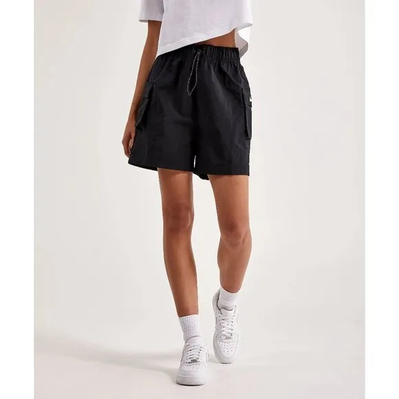 🎁 Nike Sportswear Essential Women's Woven High-Waisted Shorts