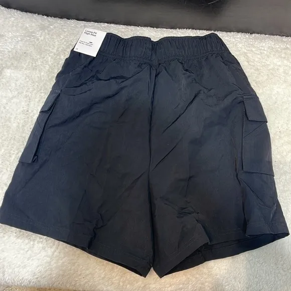 🎁 Nike Sportswear Essential Women's Woven High-Waisted Shorts