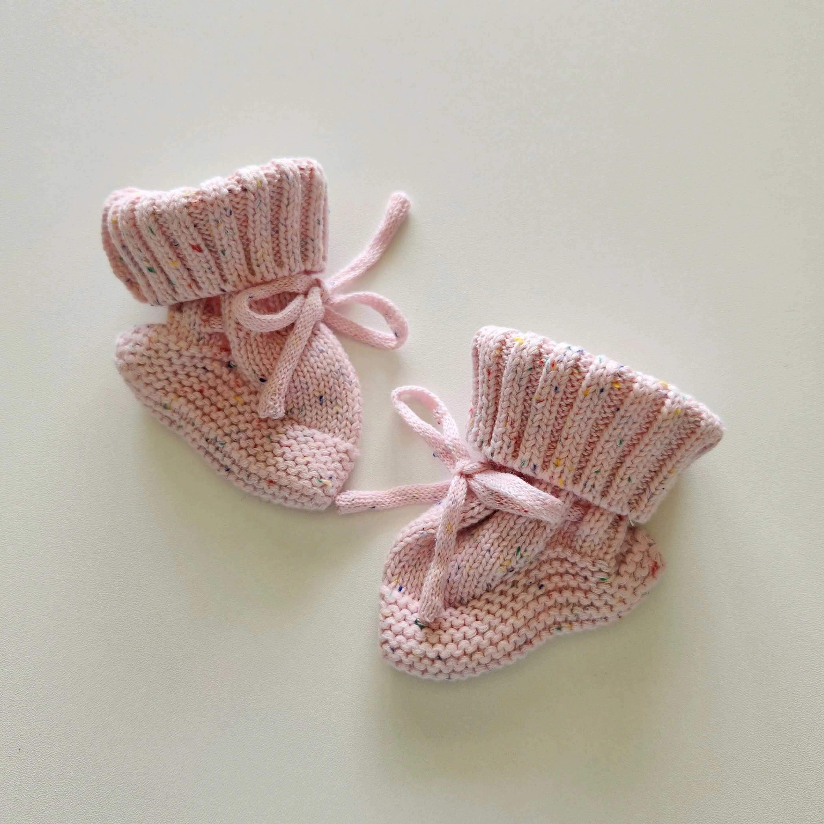 BABY BOOTIES - STRAWBERRY