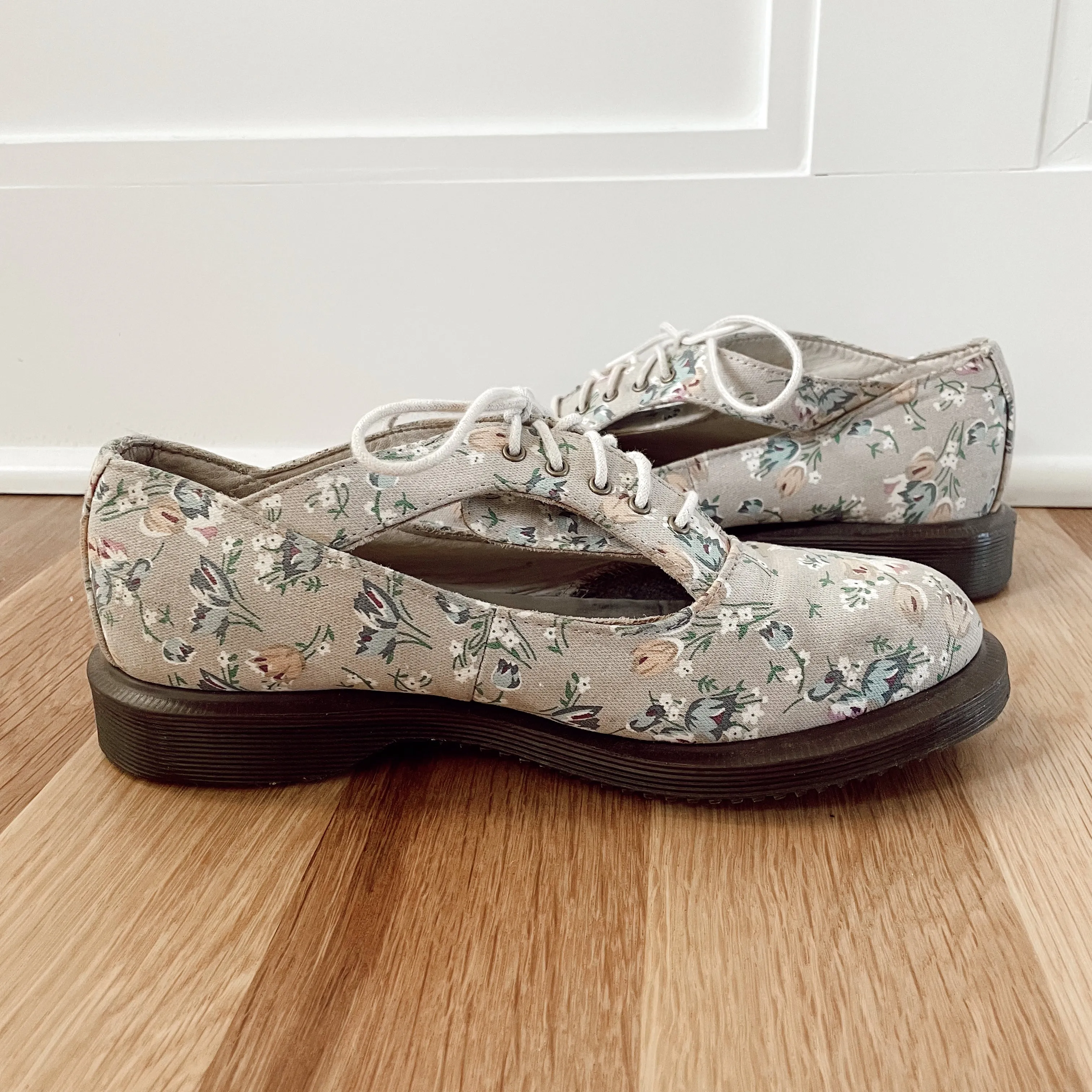 Caryn Cutout Oxfords