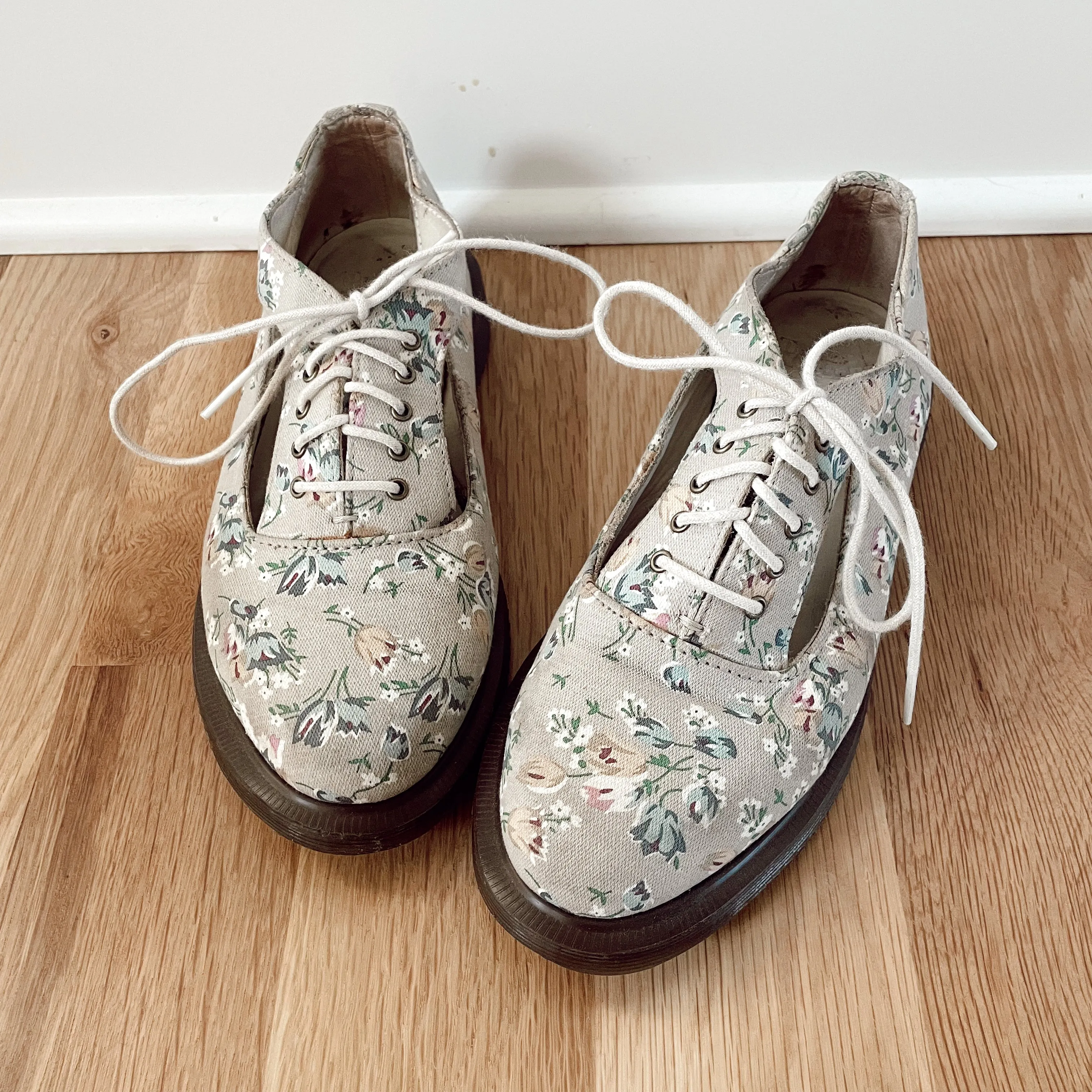 Caryn Cutout Oxfords