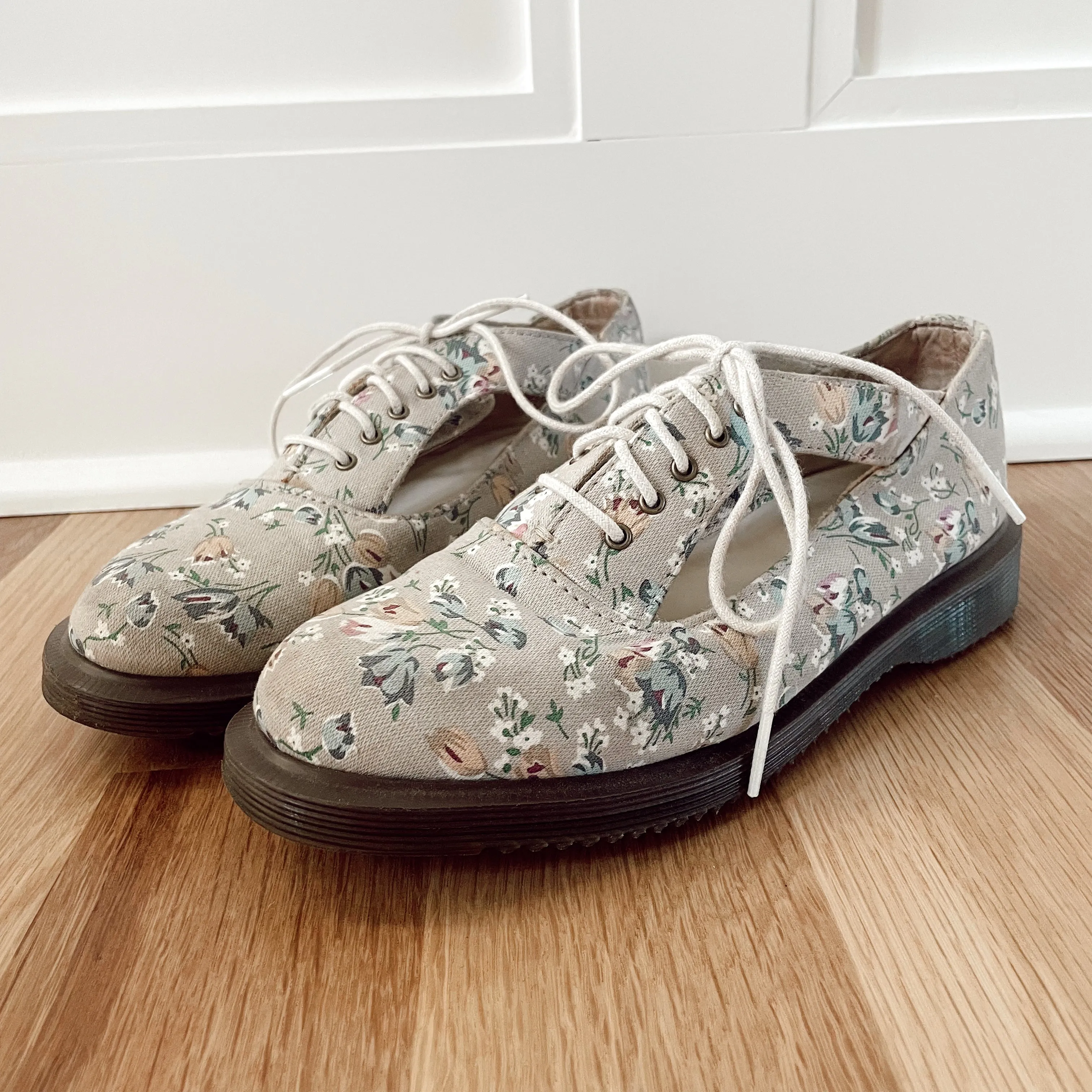 Caryn Cutout Oxfords