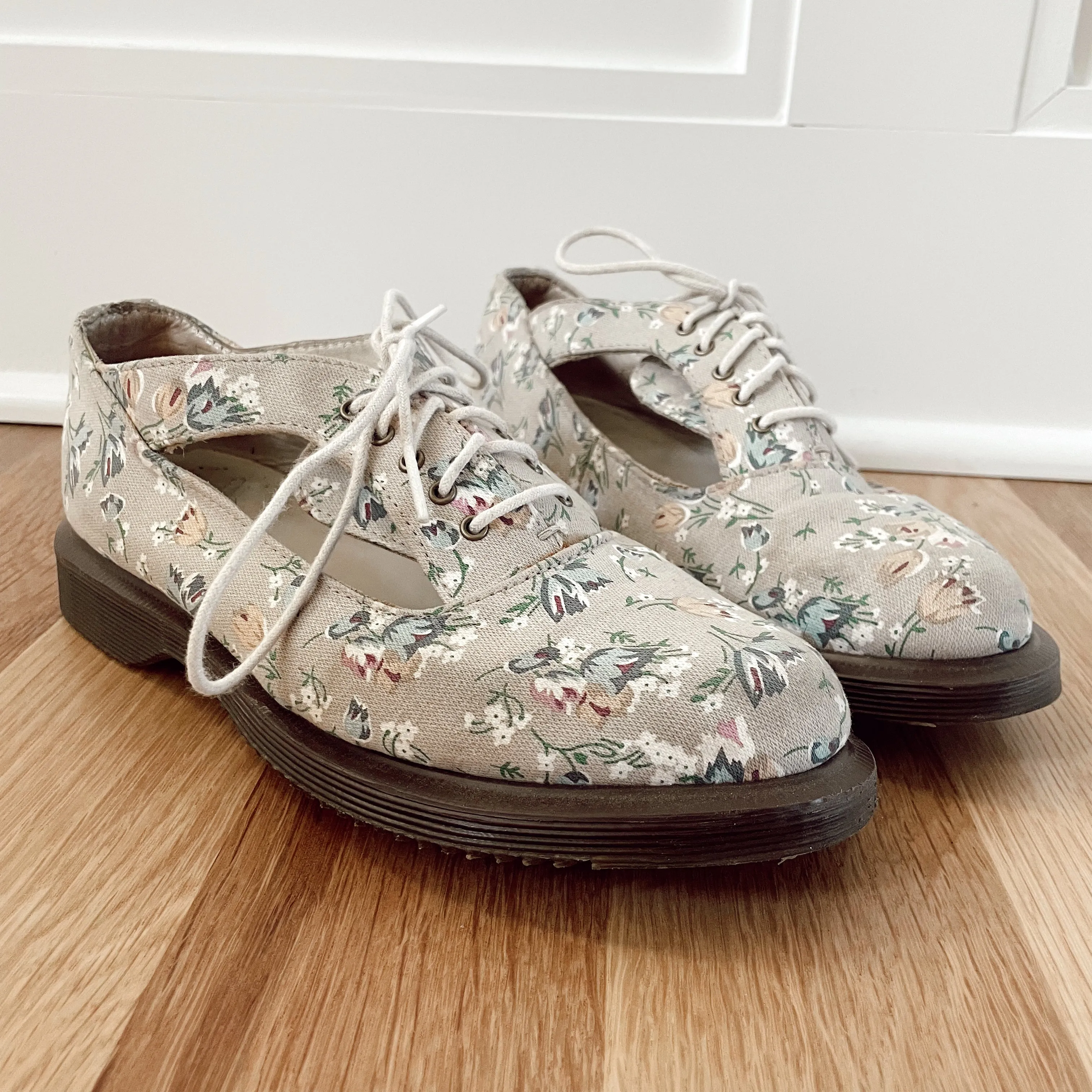 Caryn Cutout Oxfords