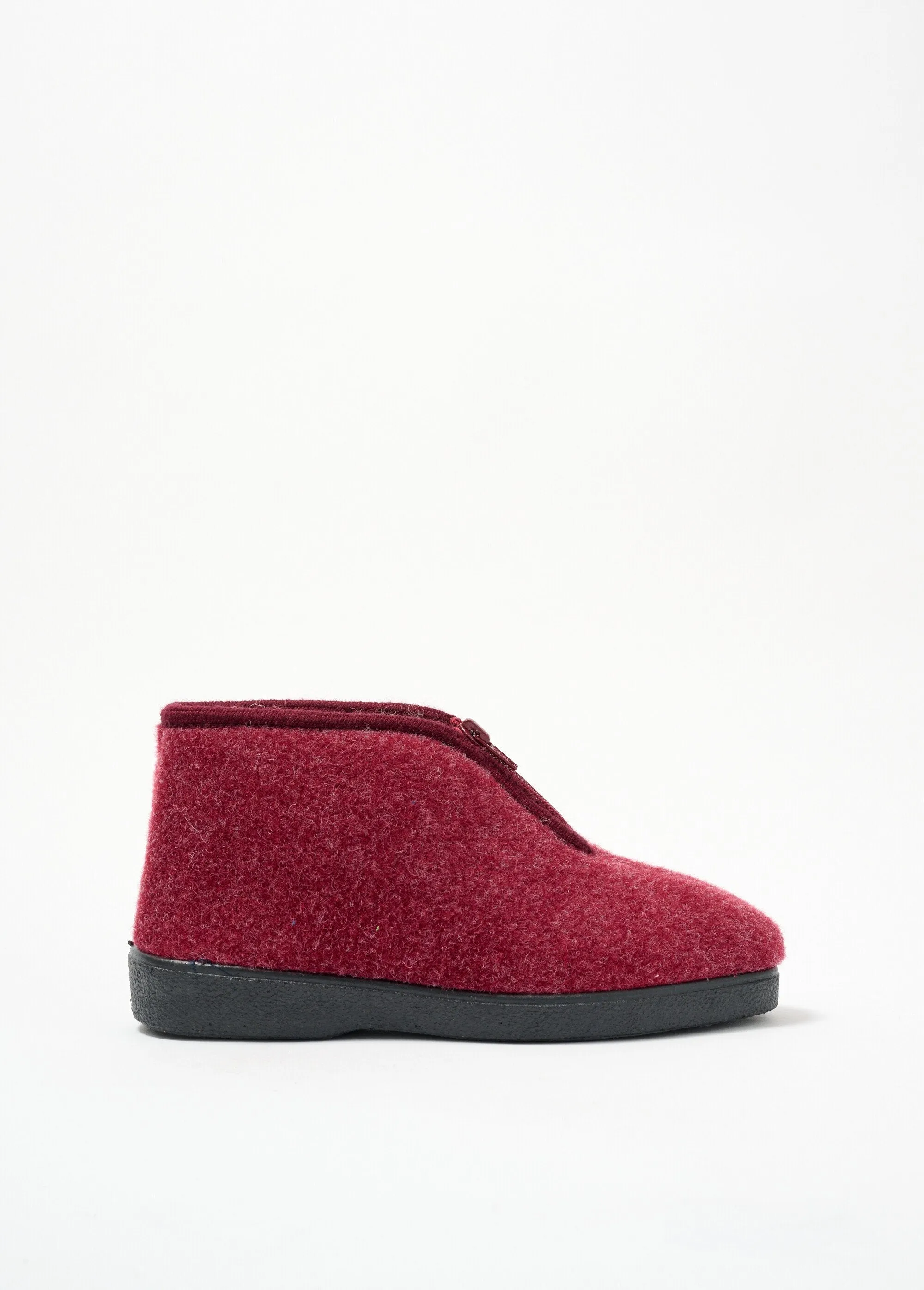 Comfort width zip-up lined slippers