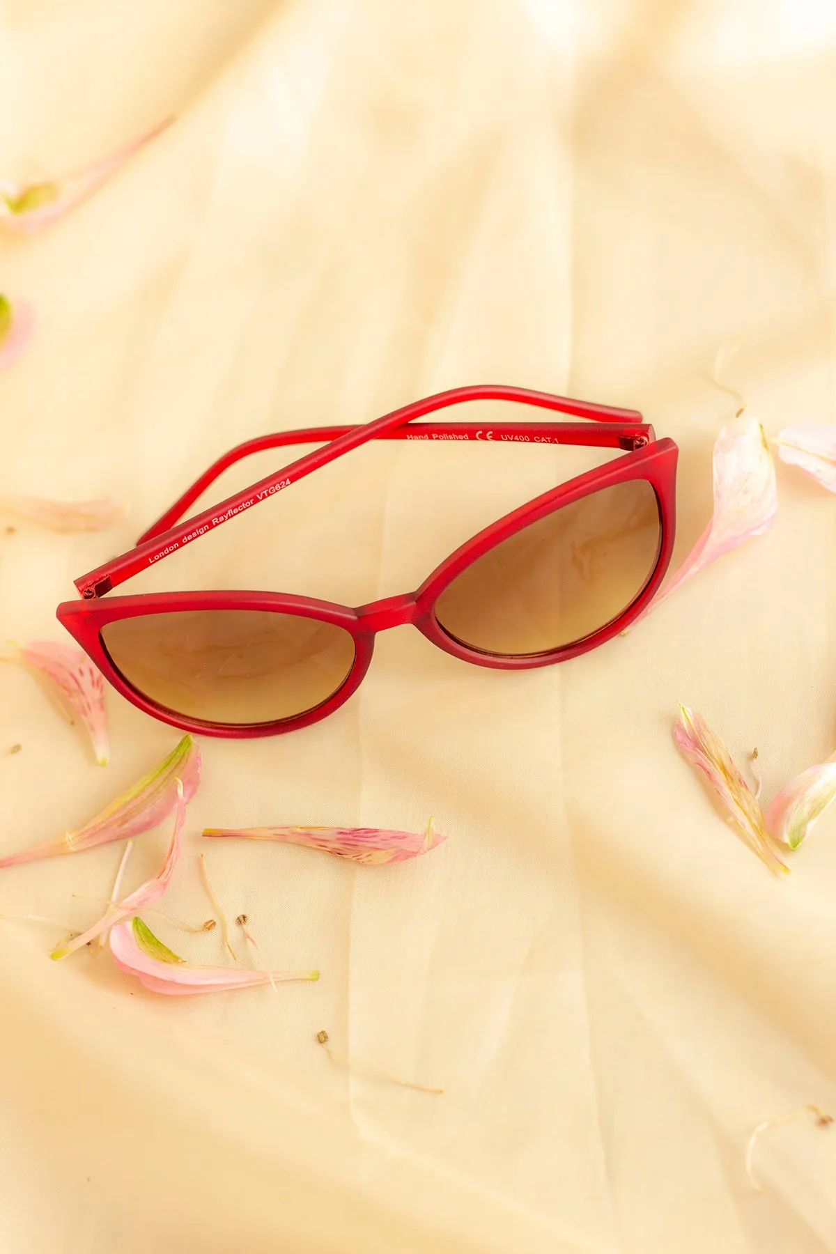 Delicate Large Cat Eye Sunglasses