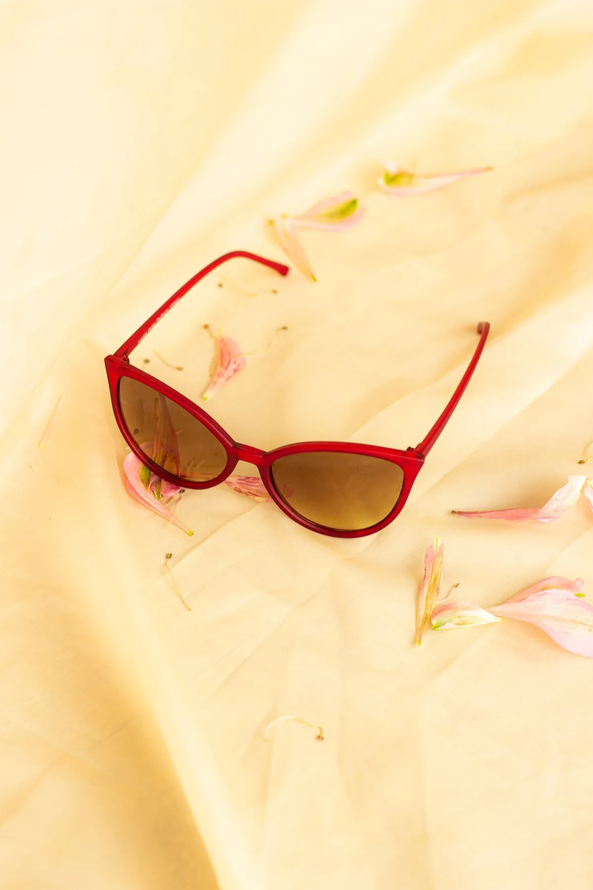 Delicate Large Cat Eye Sunglasses