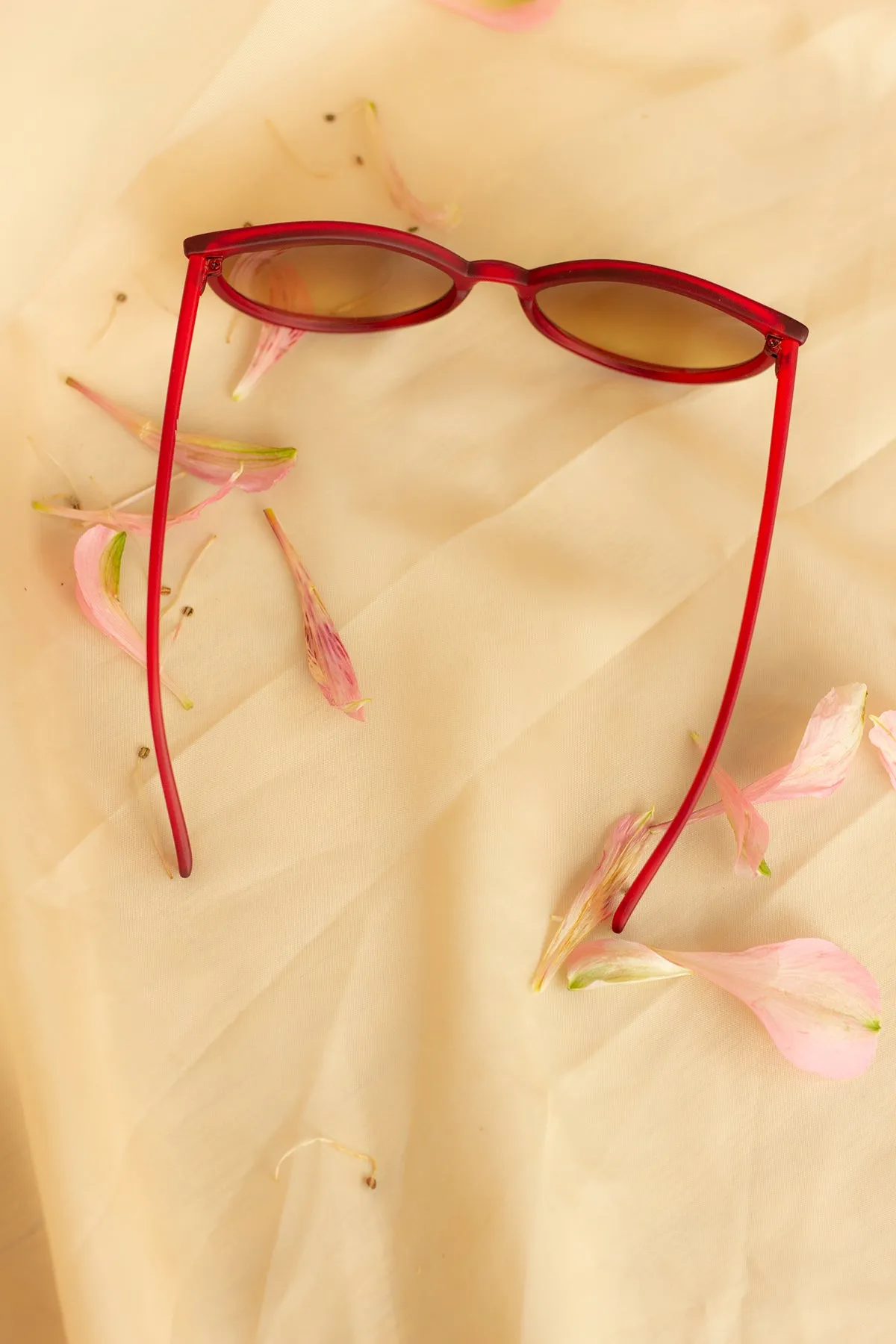 Delicate Large Cat Eye Sunglasses