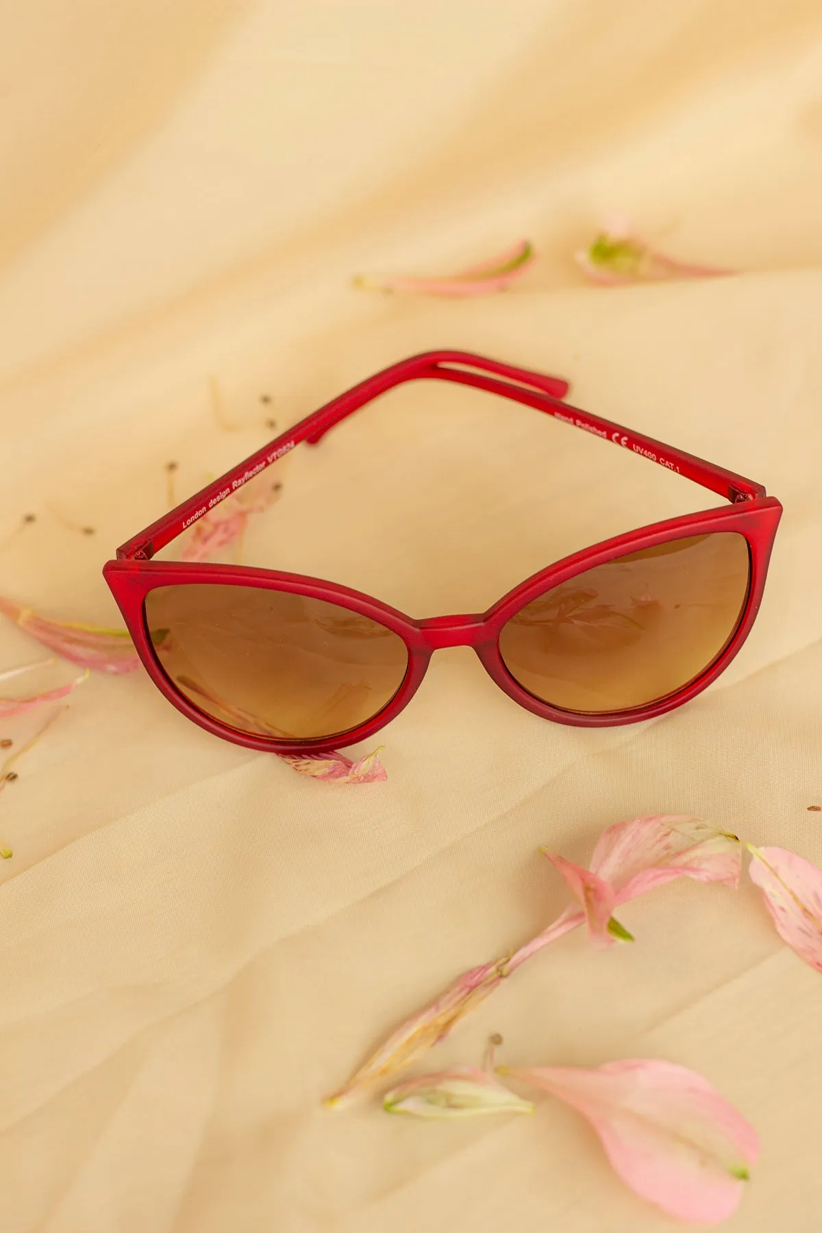 Delicate Large Cat Eye Sunglasses