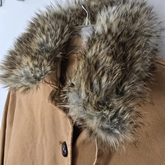 GAP Herringbone Belted Jacket with Faux Fur Collar and Removable Insert Tan XS