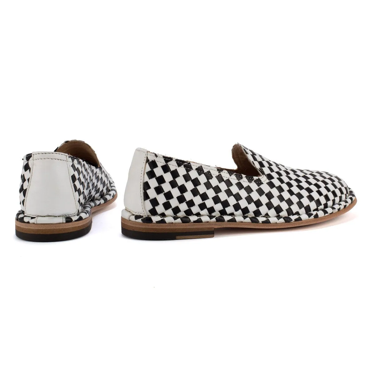 HAND 06 – Woven slippers