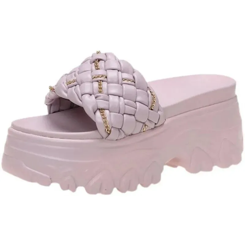 High-quality woven slippers