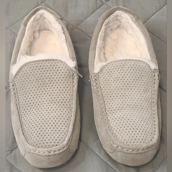 KOOKABURRA BY UGG SLIPPERS