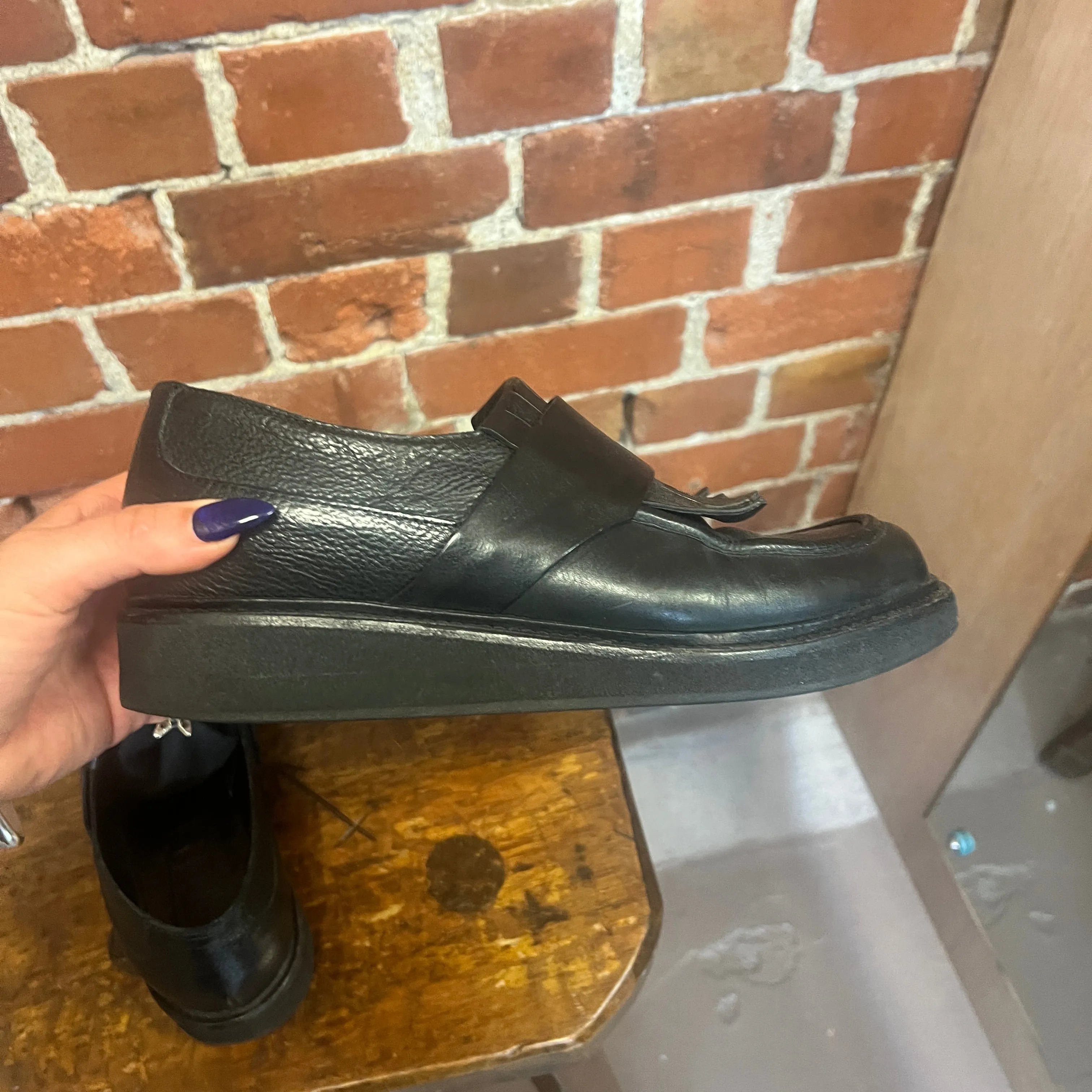 L TUTTLE leather loafers 41