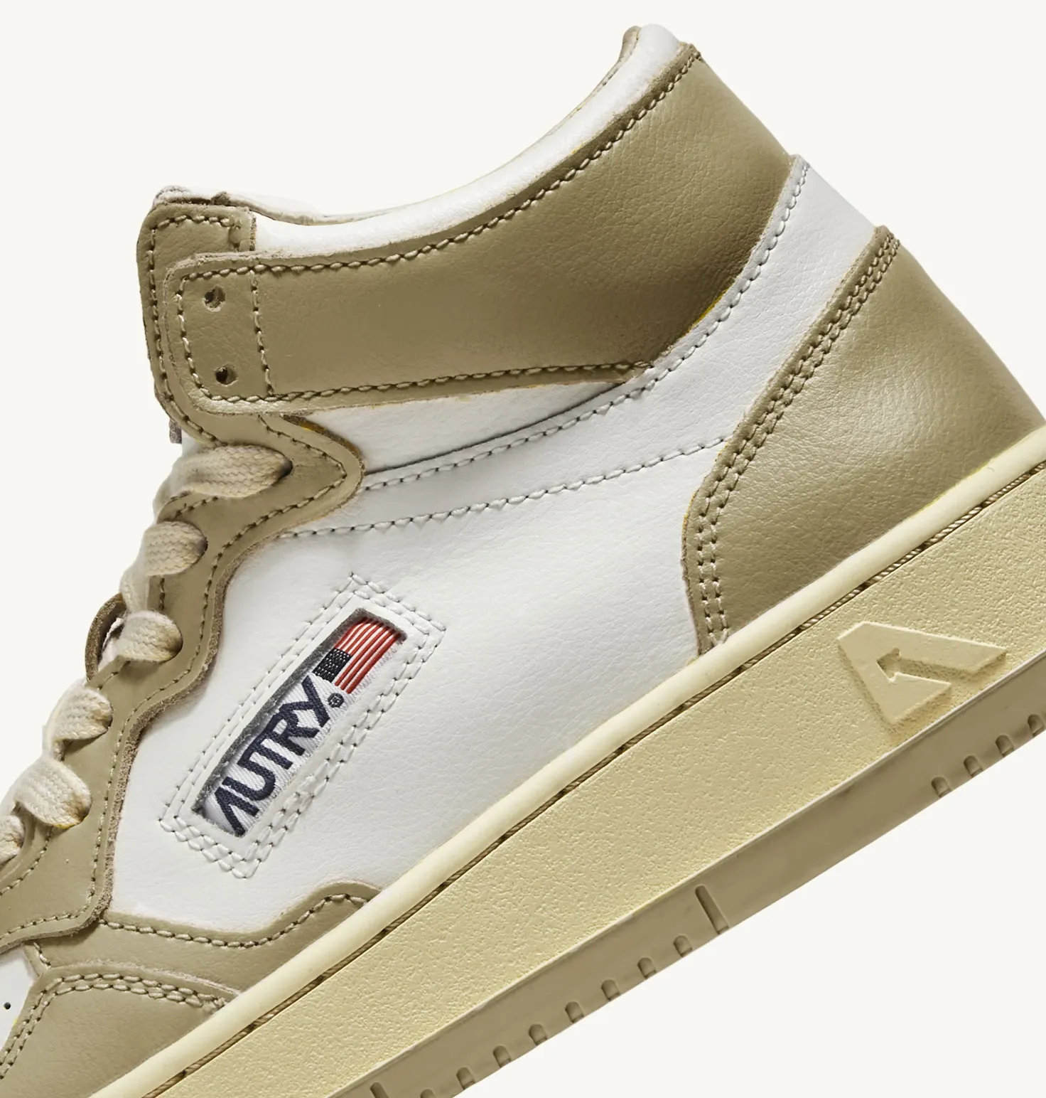 Medalist Mid Leather