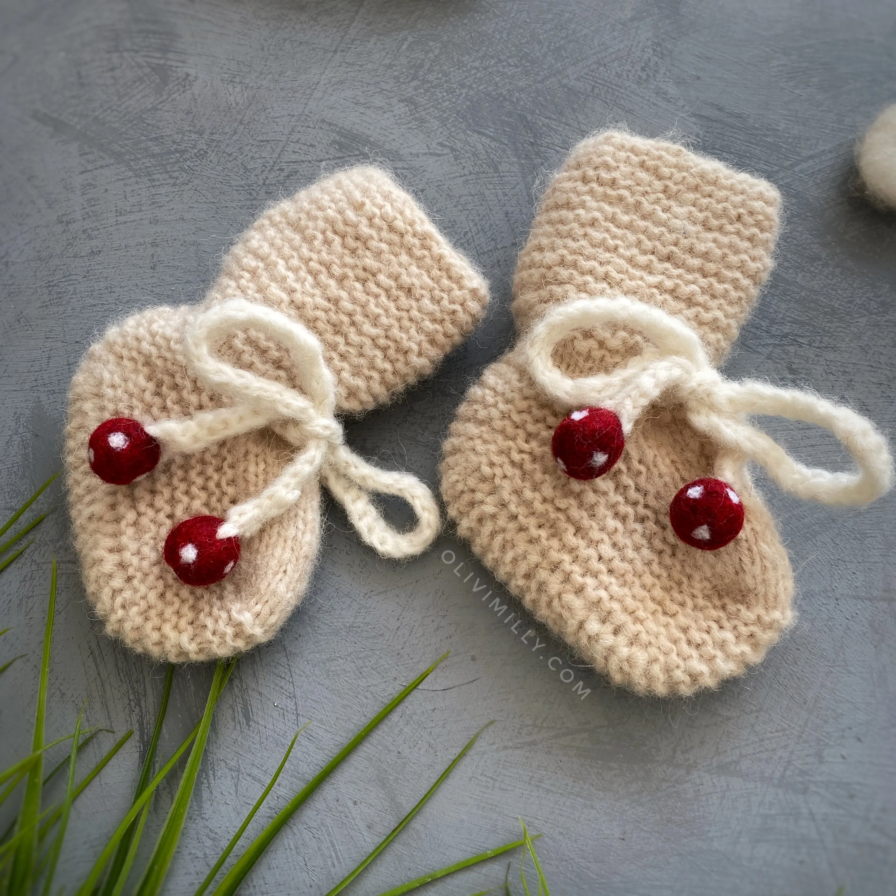 Mushrooms Booties |wheat| in stock (9-12m)