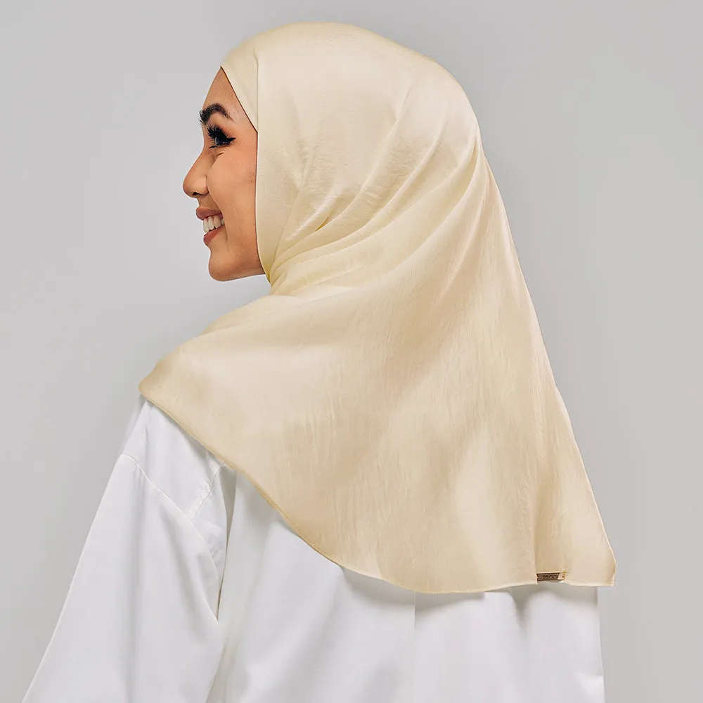 Niya Satin in Beige