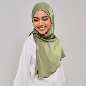 Niya Satin in Lichen