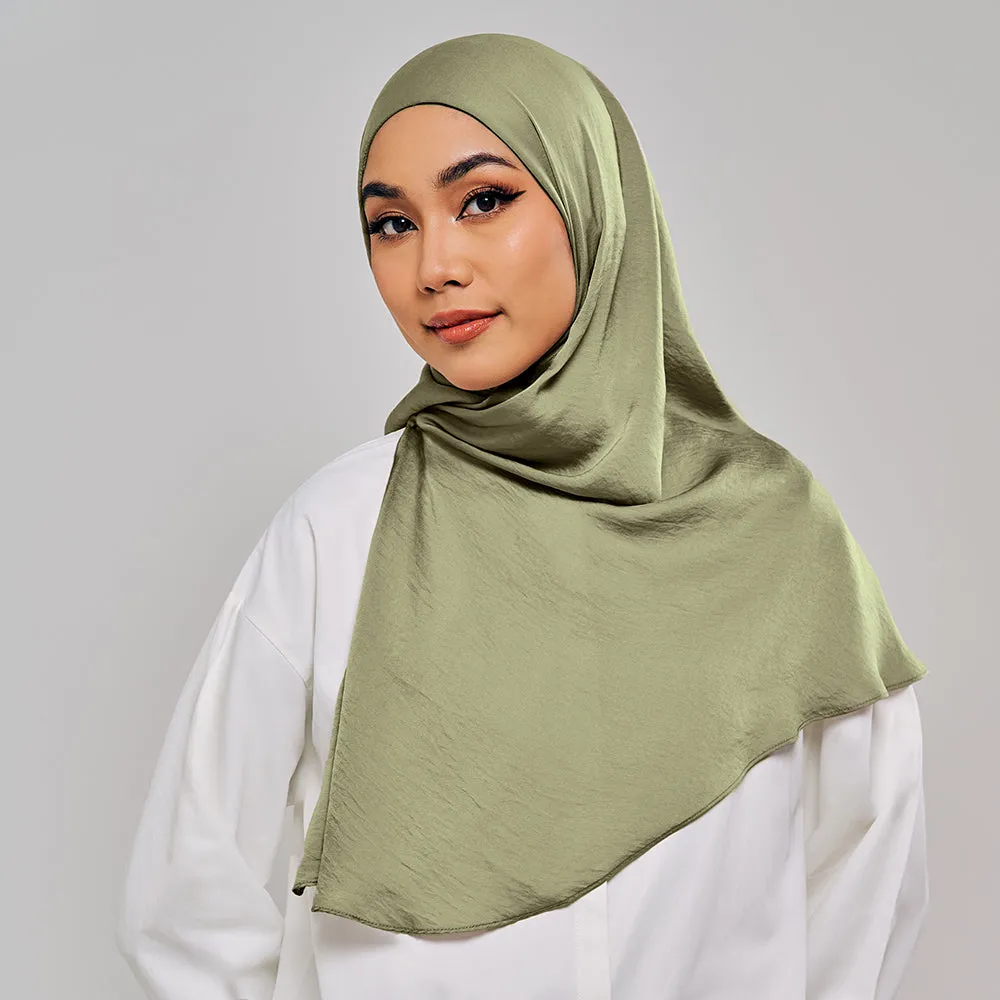 Niya Satin in Lichen