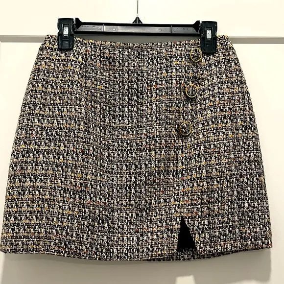 NWT Gianni Bini Chic Tweed Skirt with Button Detail Size 4