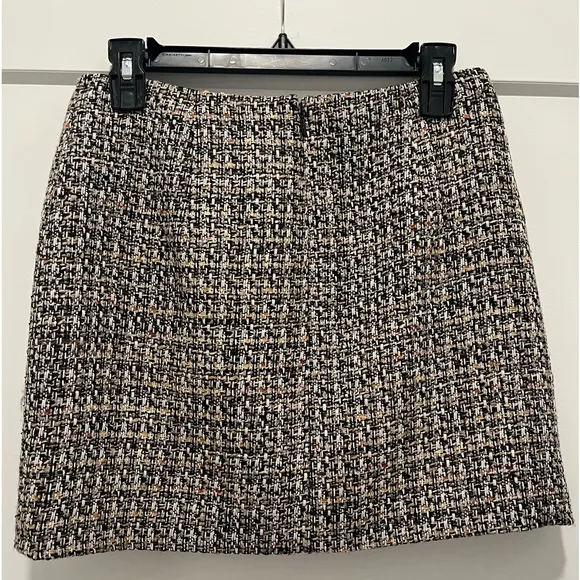 NWT Gianni Bini Chic Tweed Skirt with Button Detail Size 4