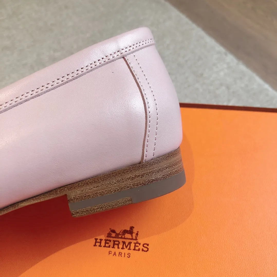 Paris Loafer Crocodile Pattern Light Pink Calfskin With Silver Signature Buckle 734377