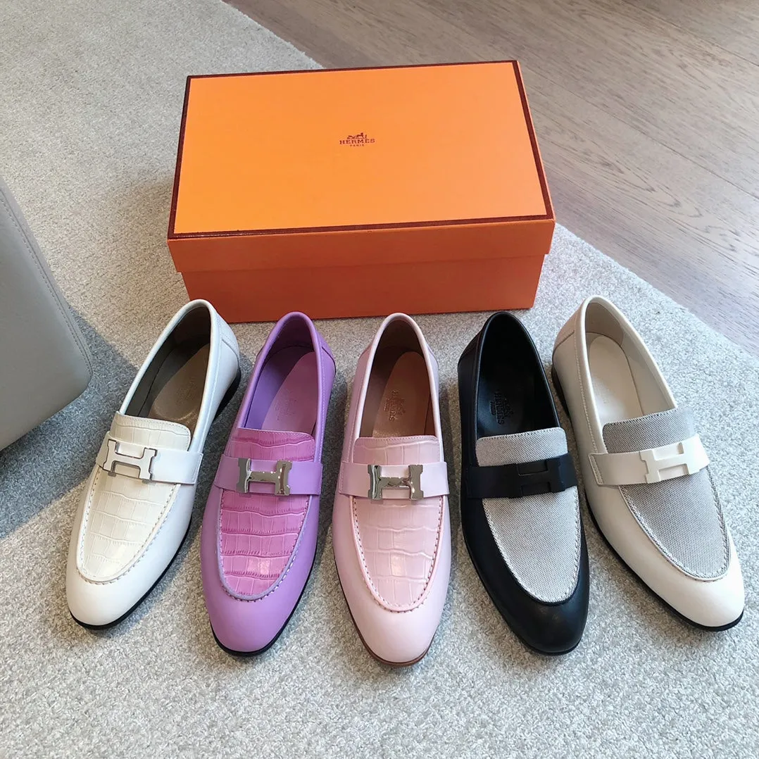 Paris Loafer Crocodile Pattern Light Pink Calfskin With Silver Signature Buckle 734377