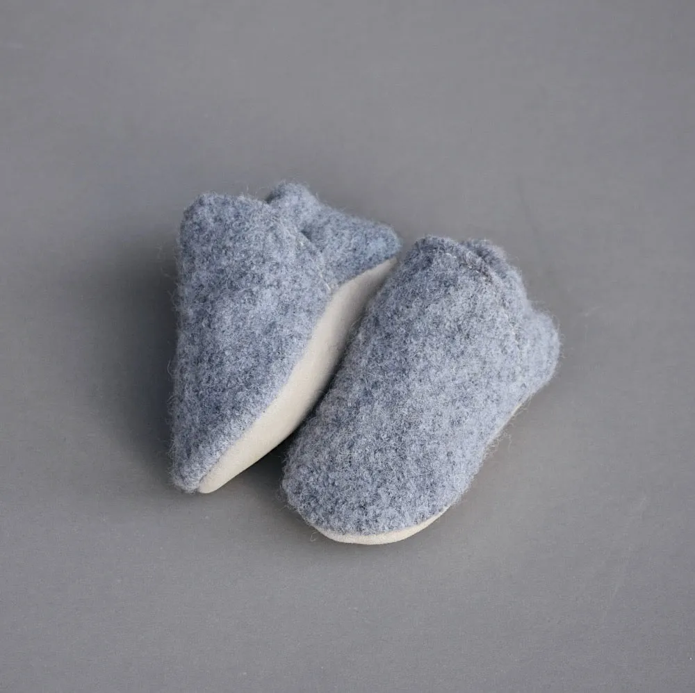size 5/6 (5.5") - light grey wool loafers