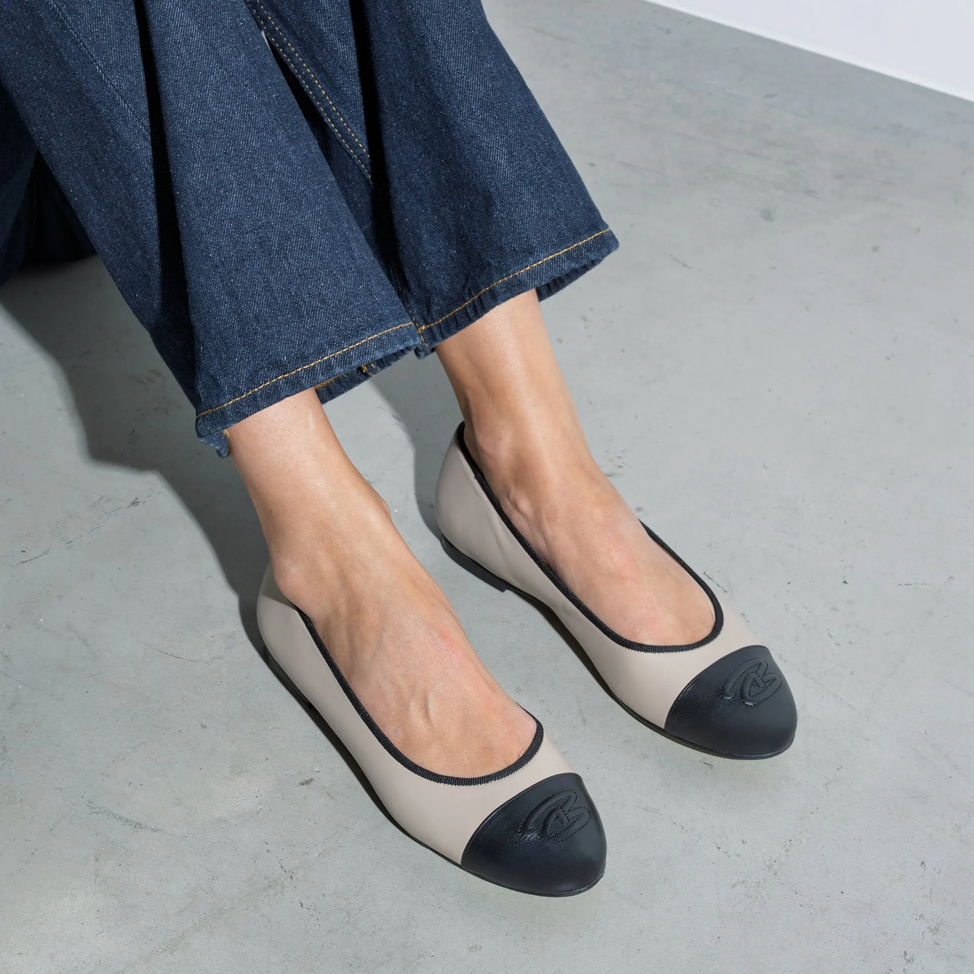 Vendôme Ynes taupe calfskin leather ballerinas