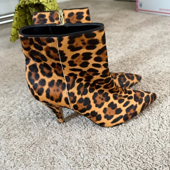 Vince Camuto Leopard Print Genuine Cow Fur Kitten Heel Booties Brown Black 9.5
