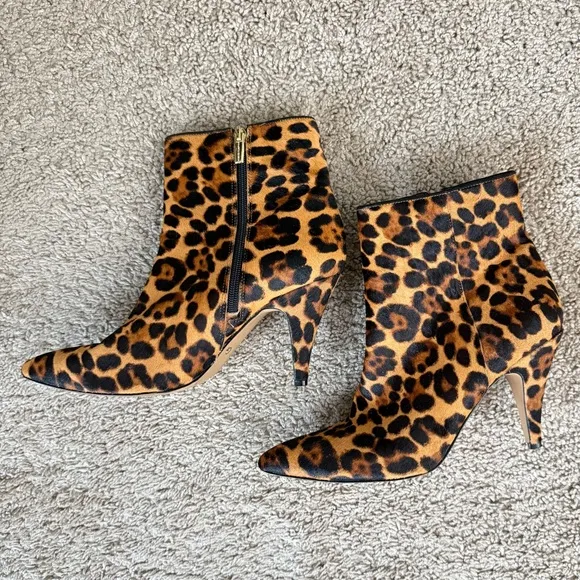 Vince Camuto Leopard Print Genuine Cow Fur Kitten Heel Booties Brown Black 9.5