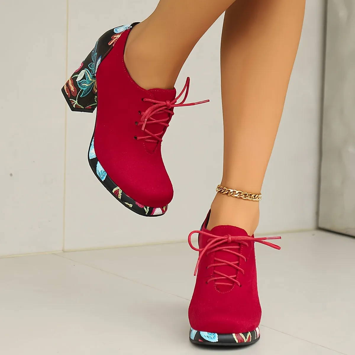 VougeVamp Elegant Chunky Heel Ankle Boots – Lace-Up Waterproof Platform Booties with Round Toe