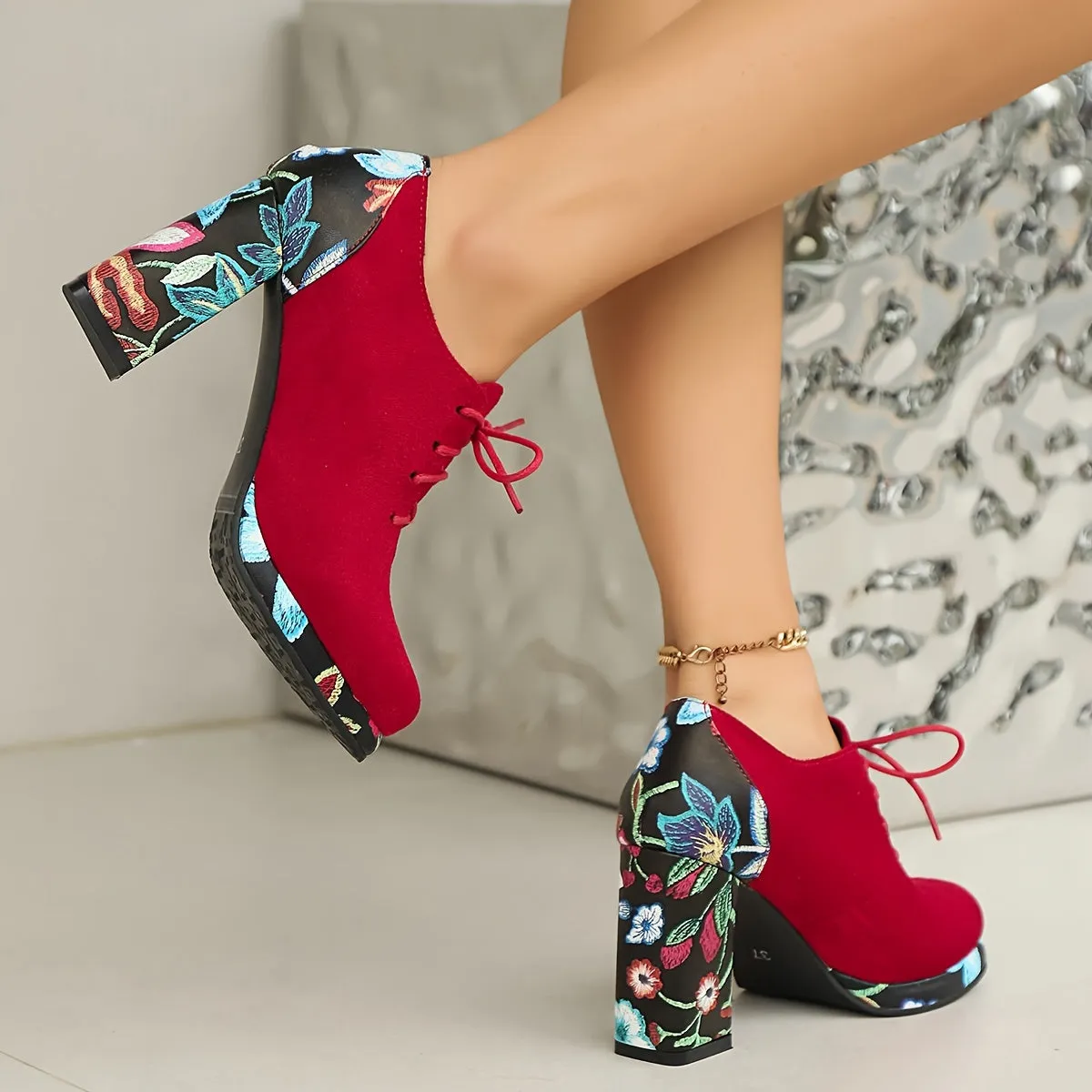VougeVamp Elegant Chunky Heel Ankle Boots – Lace-Up Waterproof Platform Booties with Round Toe
