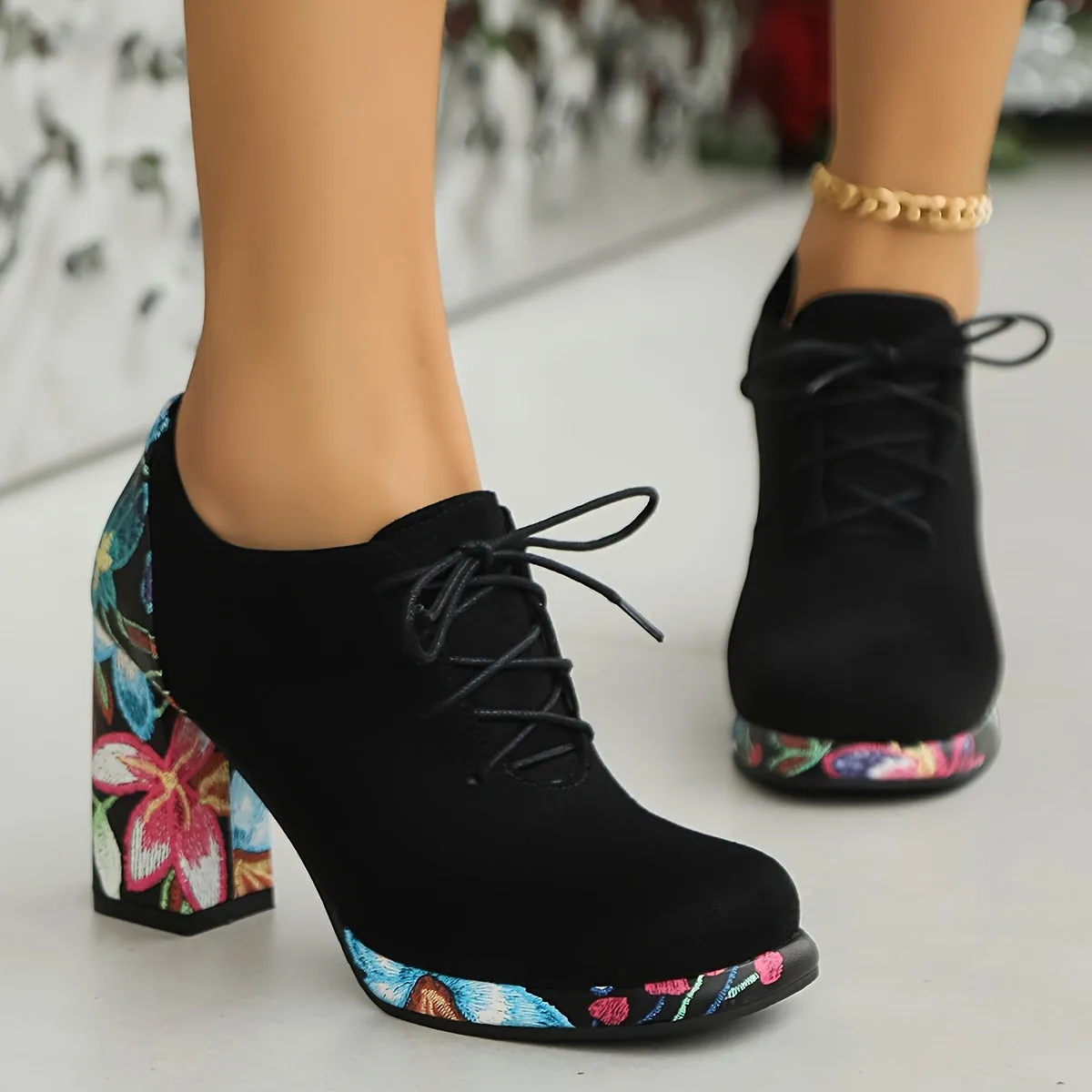 VougeVamp Elegant Chunky Heel Ankle Boots – Lace-Up Waterproof Platform Booties with Round Toe