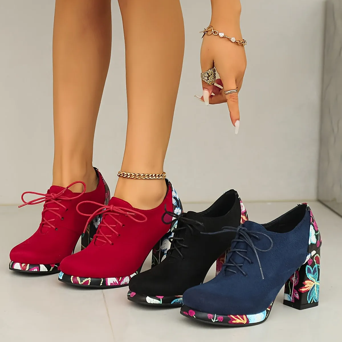 VougeVamp Elegant Chunky Heel Ankle Boots – Lace-Up Waterproof Platform Booties with Round Toe