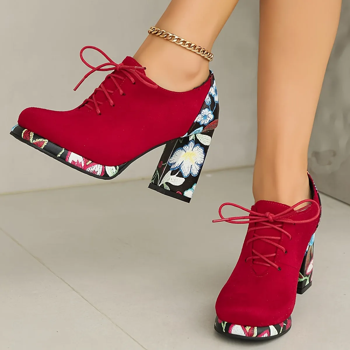 VougeVamp Elegant Chunky Heel Ankle Boots – Lace-Up Waterproof Platform Booties with Round Toe