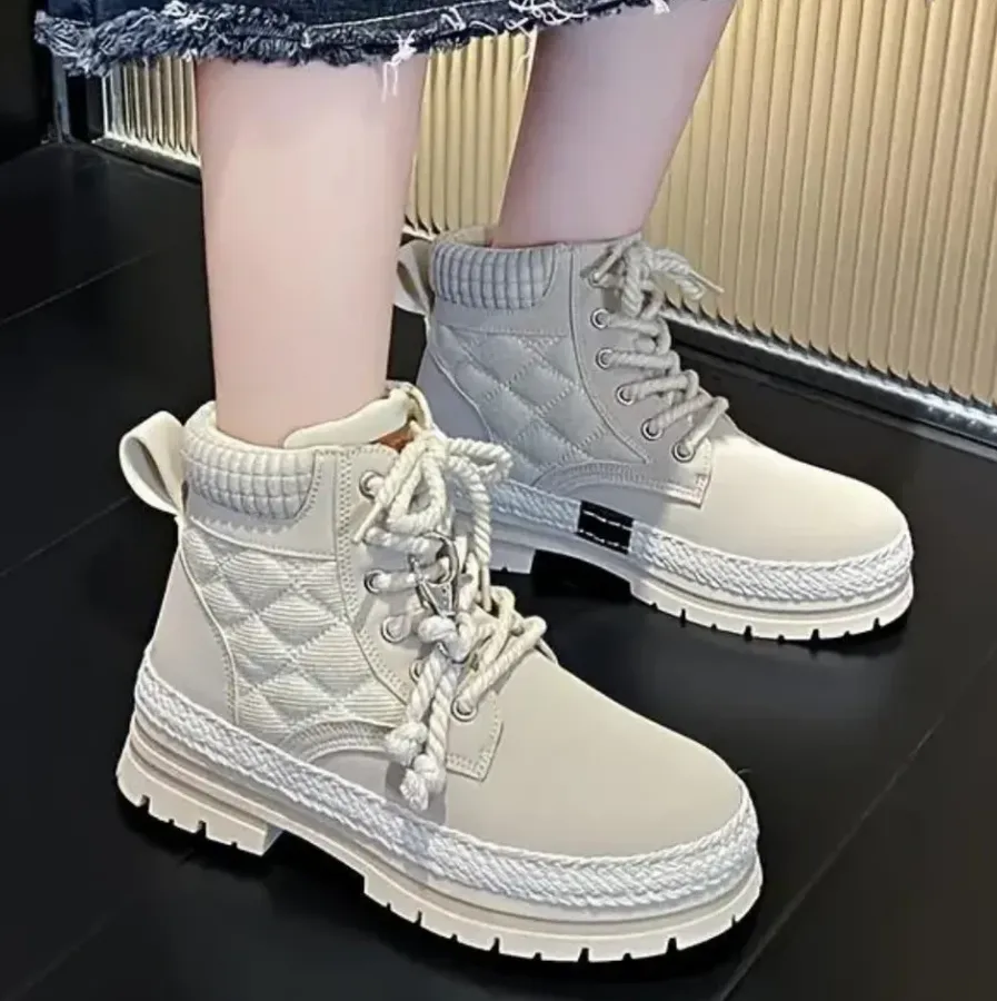Warm and cozy ankle boots for women