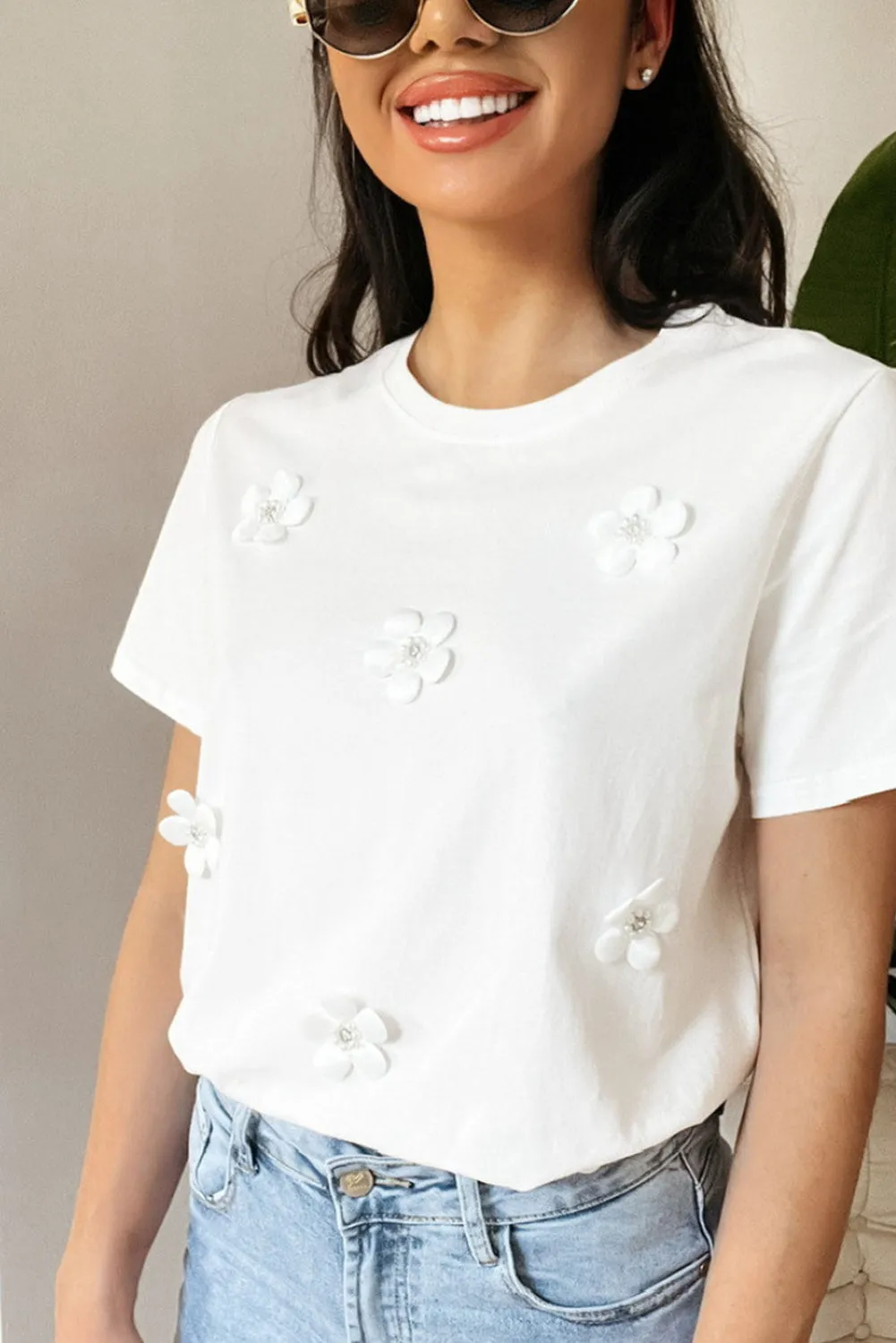 White Exquisite Flower Embellished Round Neck T-shirt