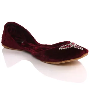 Womens ‘Nisha’ Embellished Leather Indian Khussa Pumps